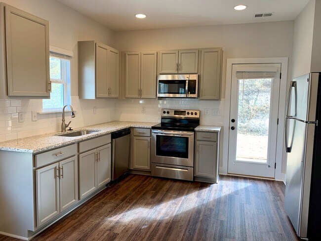 Foto del edificio - Spacious 3 bedroom home in Grants Mill Val...