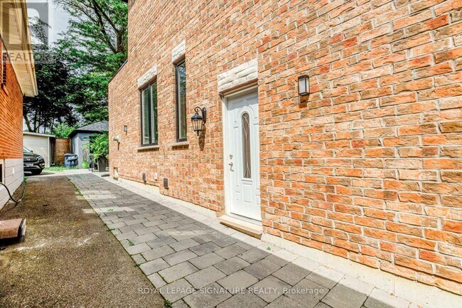 Photo du bâtiment - 36 Roxaline St