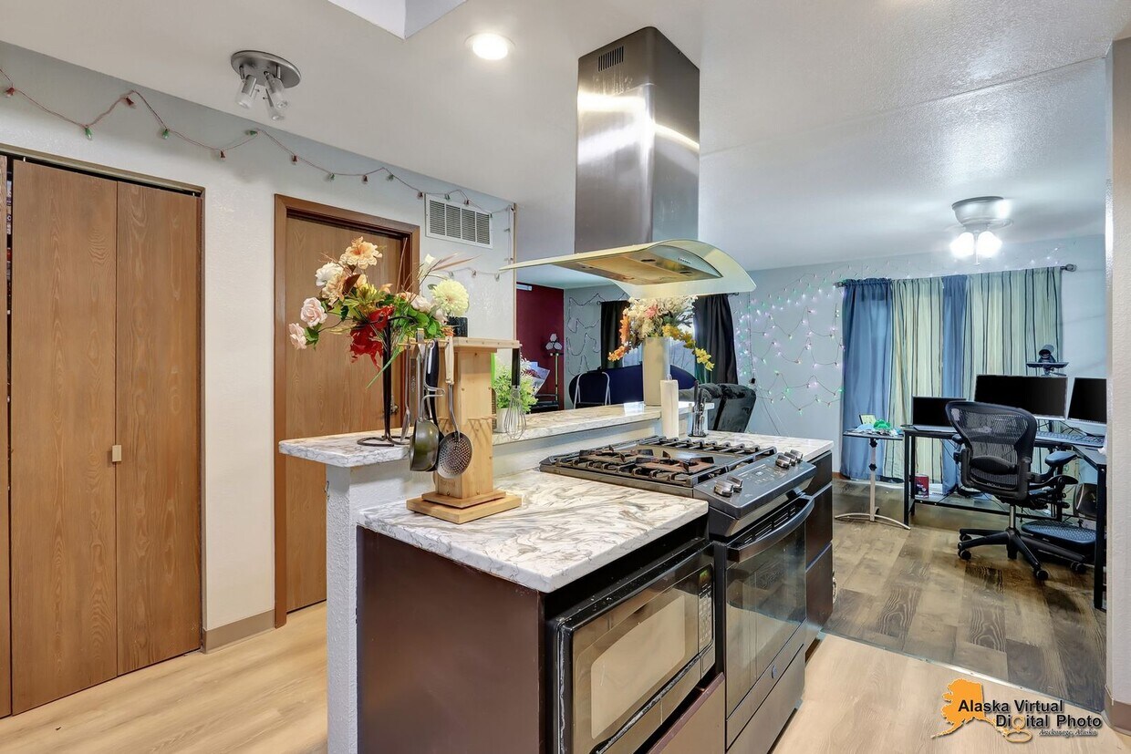 Primary Photo - Remodeled Anchorage Home with Garage