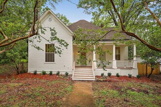 Building Photo - 601 Capitol St