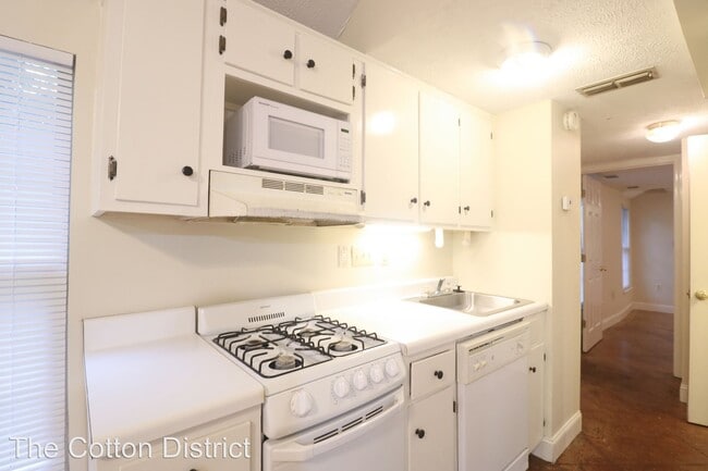 Building Photo - 2 br, 1.5 bath House - 43 Holtsinger Ave