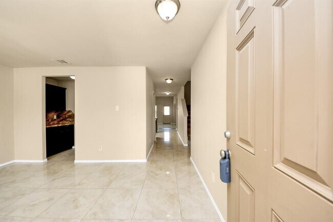 Foto del edificio - 2043 Naplechase Crest Dr
