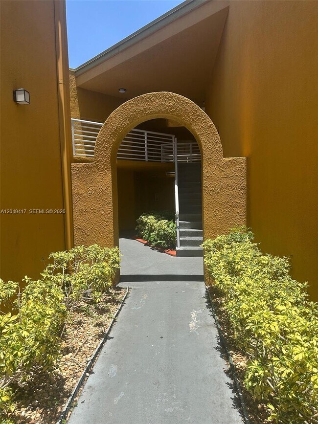 Foto del edificio - 9741 Fontainebleau Blvd