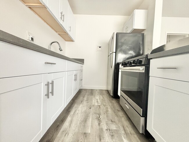 Building Photo - 924 4th St Santa Monica, CA 90403
