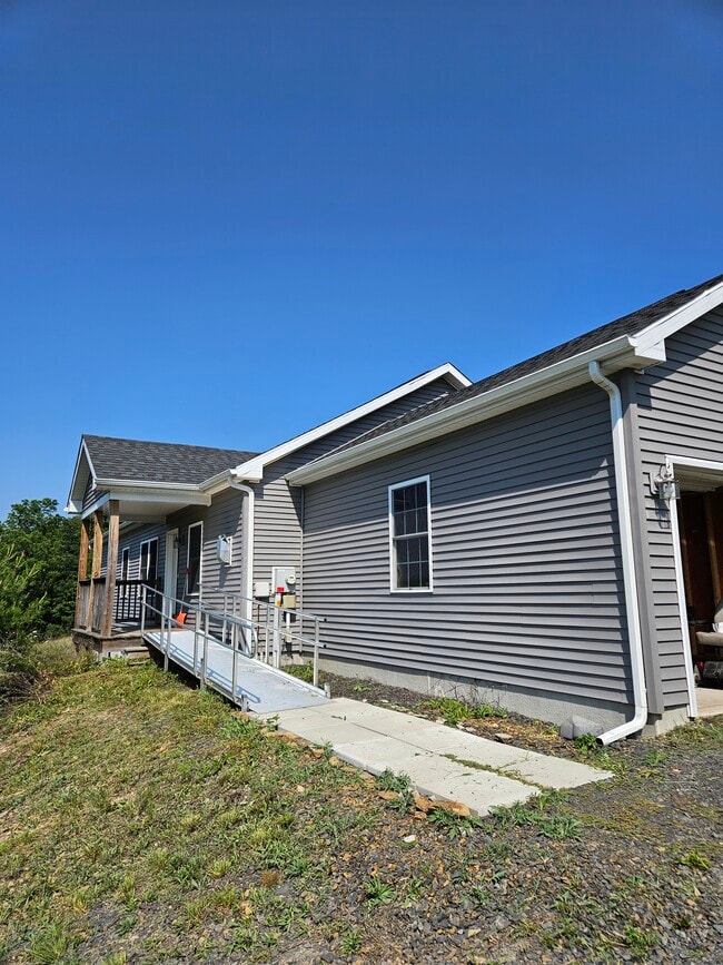 Building Photo - 371 Yucha Rd