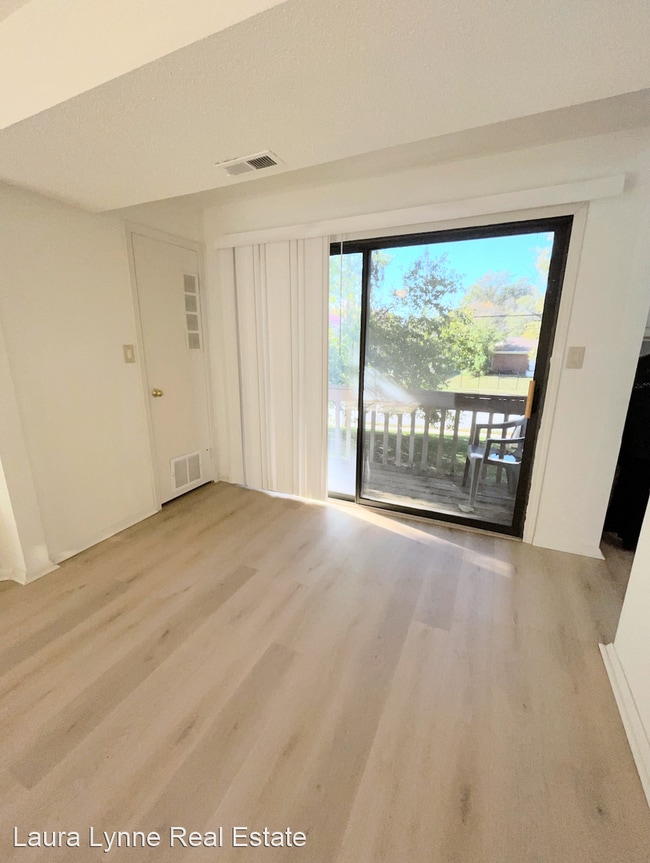 Building Photo - 1 br, 1 bath House - 8133 Holmes Rd Unit 203