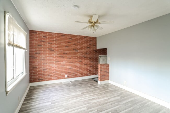 Building Photo - 2654 Avalon Pl