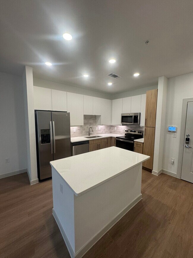 Foto del edificio - 4485 S Preston Rd