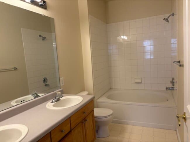 Foto del edificio - Meadow Hills Village V, 2nd floor