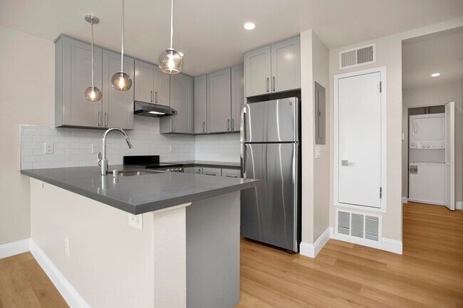Interior Photo - 175 21st Avenue