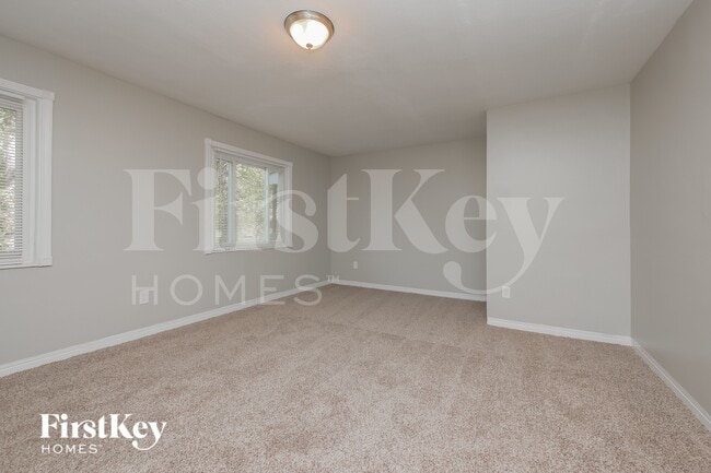 Building Photo - 2158 Beecher Cir SW