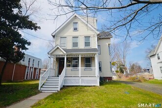 Building Photo - 203 Main St