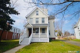 Building Photo - 203 Main St