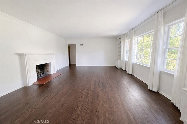 Foto del edificio - 18 Woodland Ln