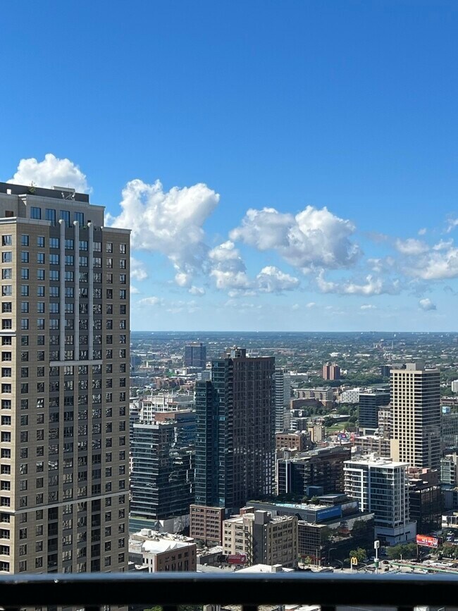 Building Photo - 300 N State St