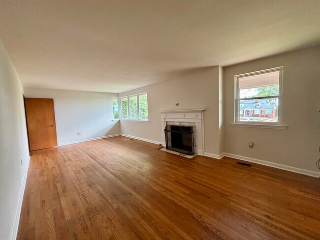 Foto del edificio - 1012 Georgia Ave