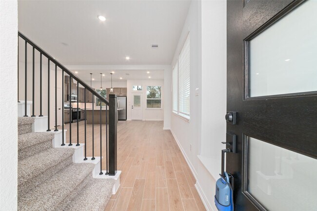 Building Photo - 135 W Coralburst Lp