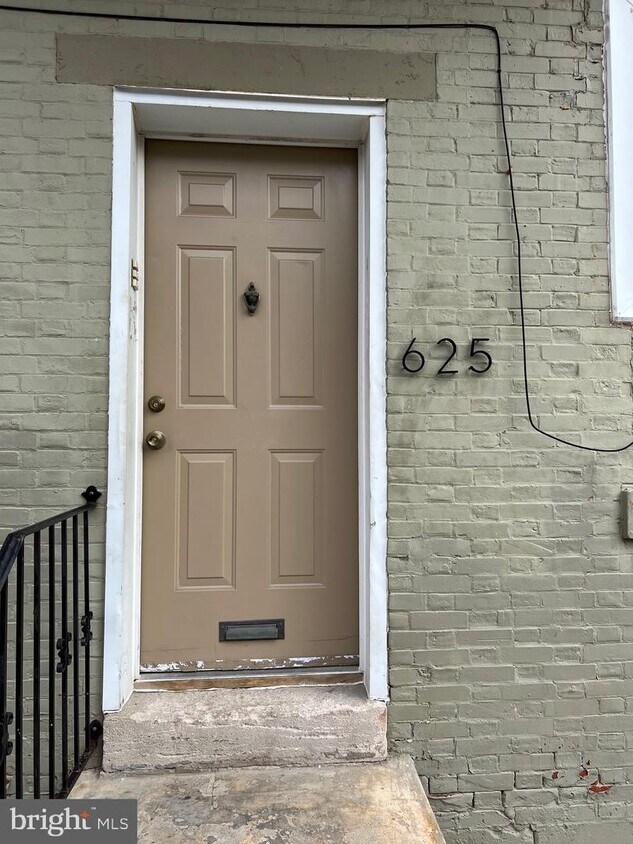Primary Photo - 625 S 60th St