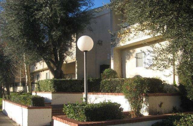 Primary Photo - 7641 Reseda Blvd