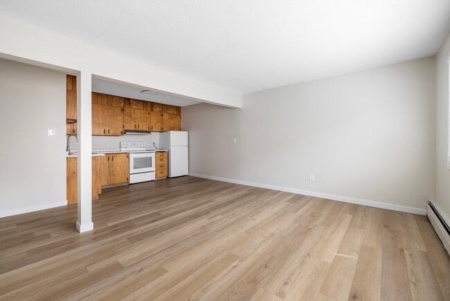 Building Photo - 2163 Hamilton St