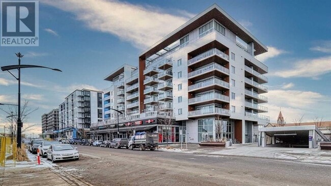 Photo du bâtiment - 8445-8445 Broadcast Ave SW