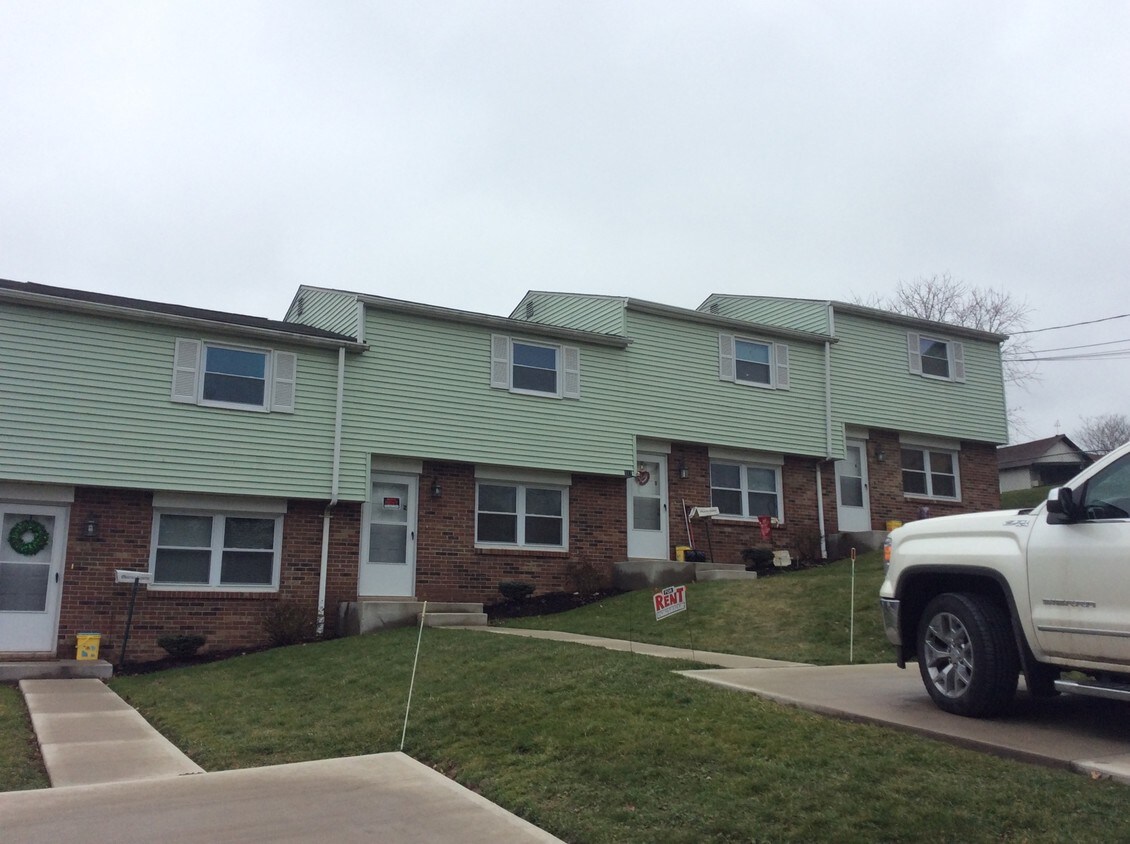 911 Sycamore St, Washington, PA 15301 Townhome Rentals in Washington