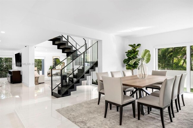 Foto del edificio - 6832 Sunrise Ct