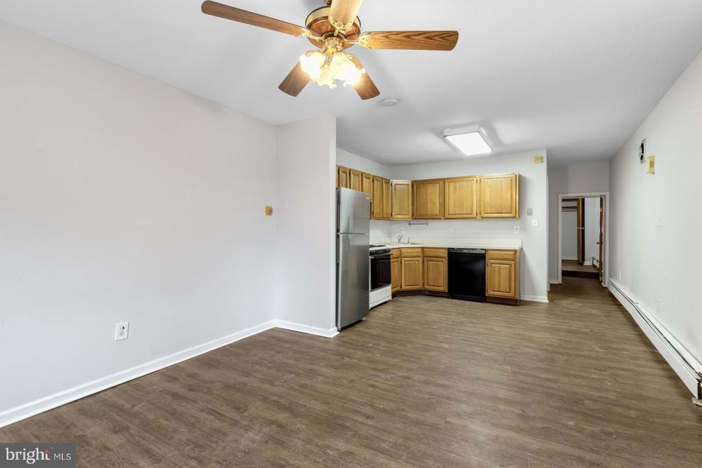 Primary Photo - 2220 Almond St