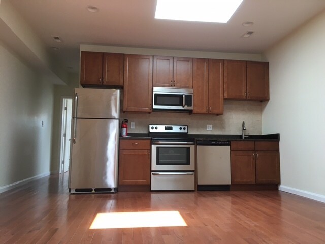 Kitchen Area - 1637 W Virginia Ave NE