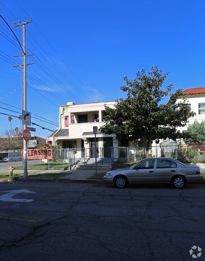 Foto del edificio - 881 S New Hampshire Ave