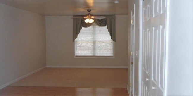 Building Photo - 1777 Blue Ridge Road Unit A