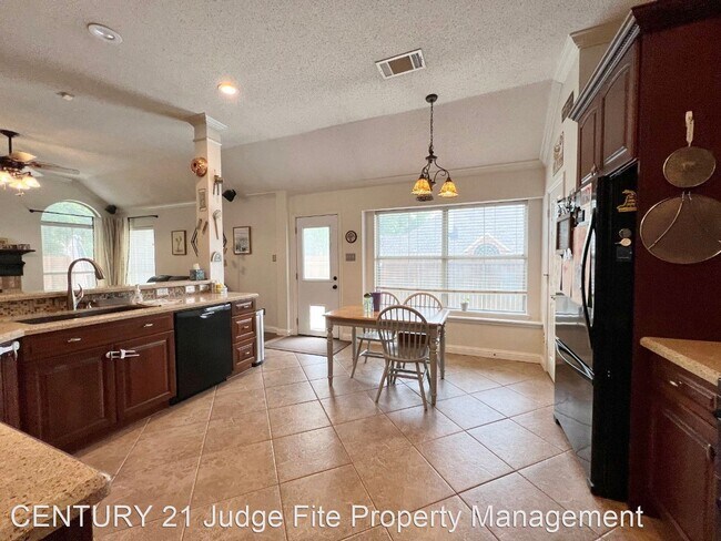 Foto del edificio - 3 br, 2 bath House - 7054 Deer Ridge Drive