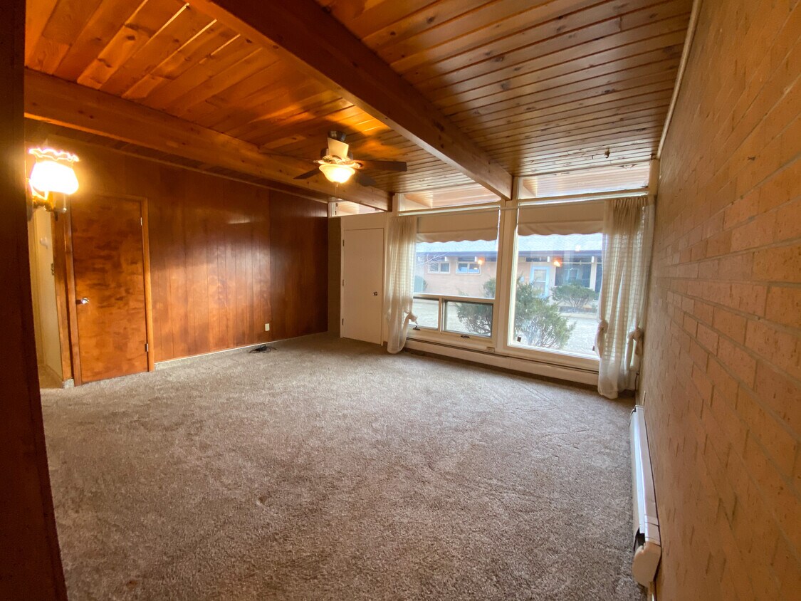 Foto principal - 1245 2nd St W
