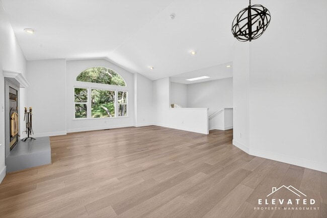 Building Photo - 9400 Chalk Hill Rd