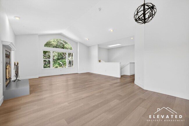 Foto del edificio - 9400 Chalk Hill Rd