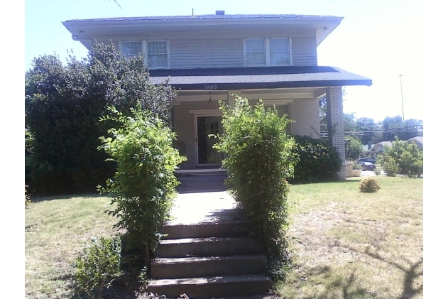 Building Photo - 2600 N Robinson Ave