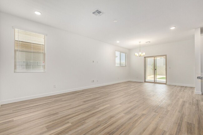 Foto del edificio - NEW CONSTRUCTION HOME WITH 3 BED/2 BATH + ...