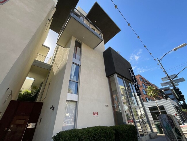 Foto del edificio - 2084 Kettner Blvd