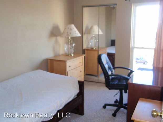 Building Photo - 1386 Bradley Dr