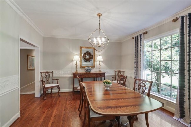 Foto del edificio - 447 Valley Rd NW