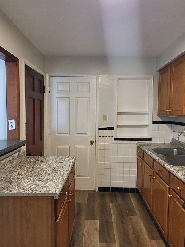 Building Photo - 1136 Grenshaw Dr