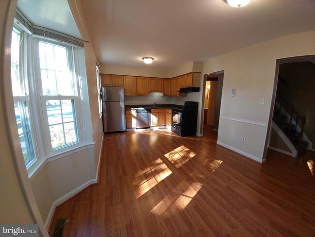 Building Photo - 1755 Sharwood Pl