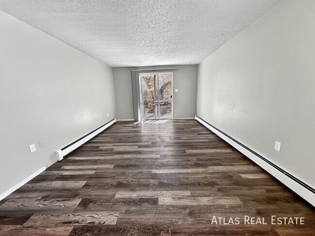 Foto del edificio - 461 El Paso Blvd