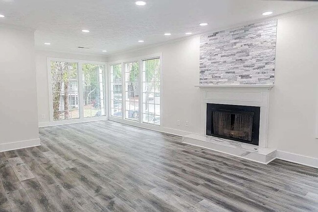 Foto del edificio - 410 Countryside Pl