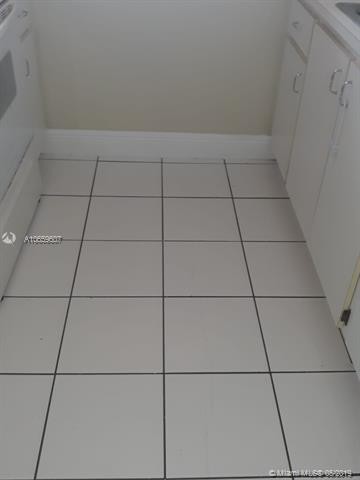 Building Photo - 10285 NW 80 CT  205