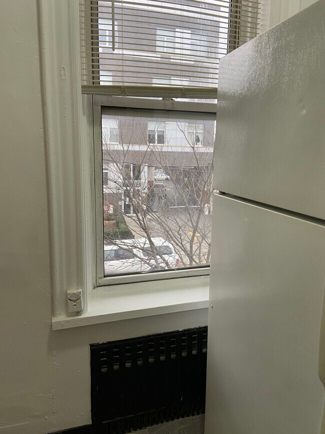 Building Photo - 7110 60th Ln