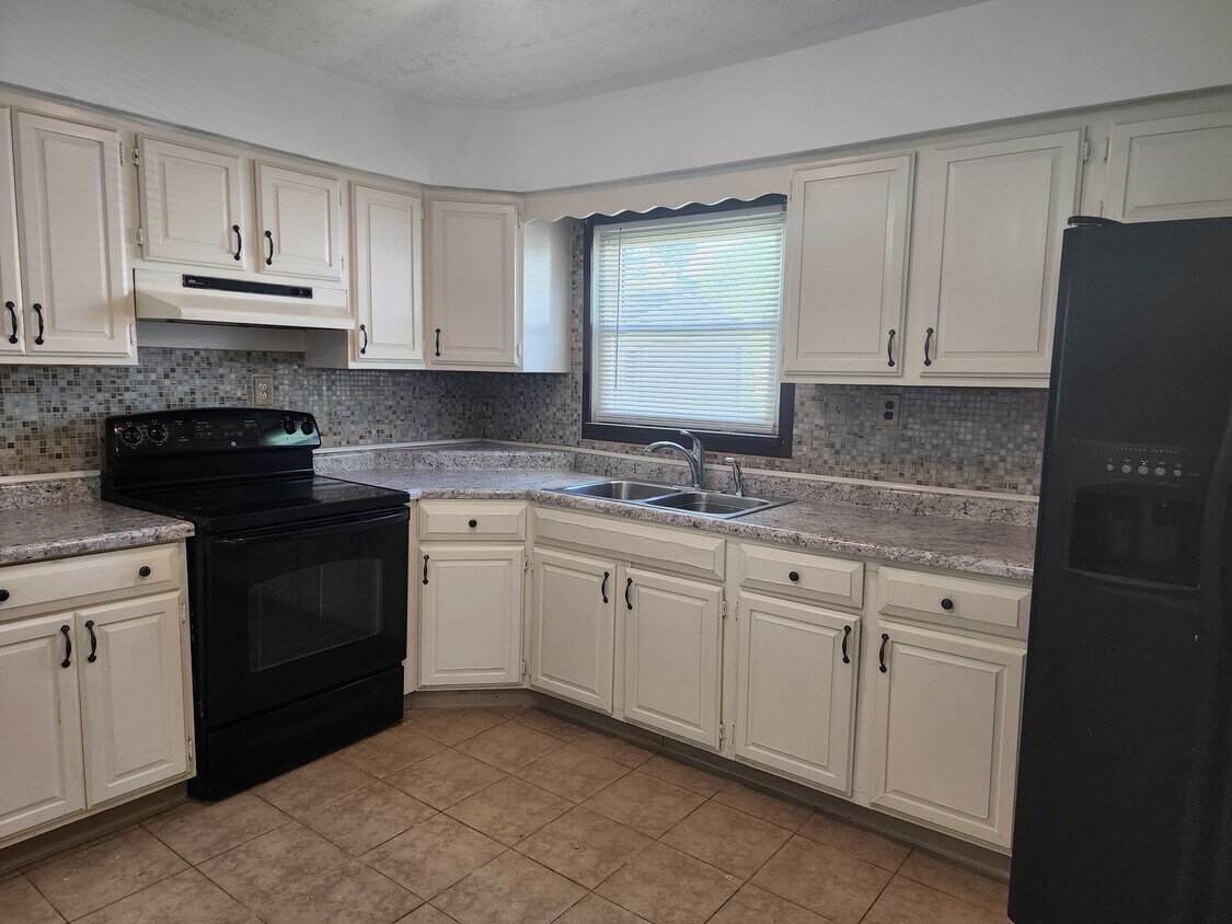 Primary Photo - 5856 Mayville Dr