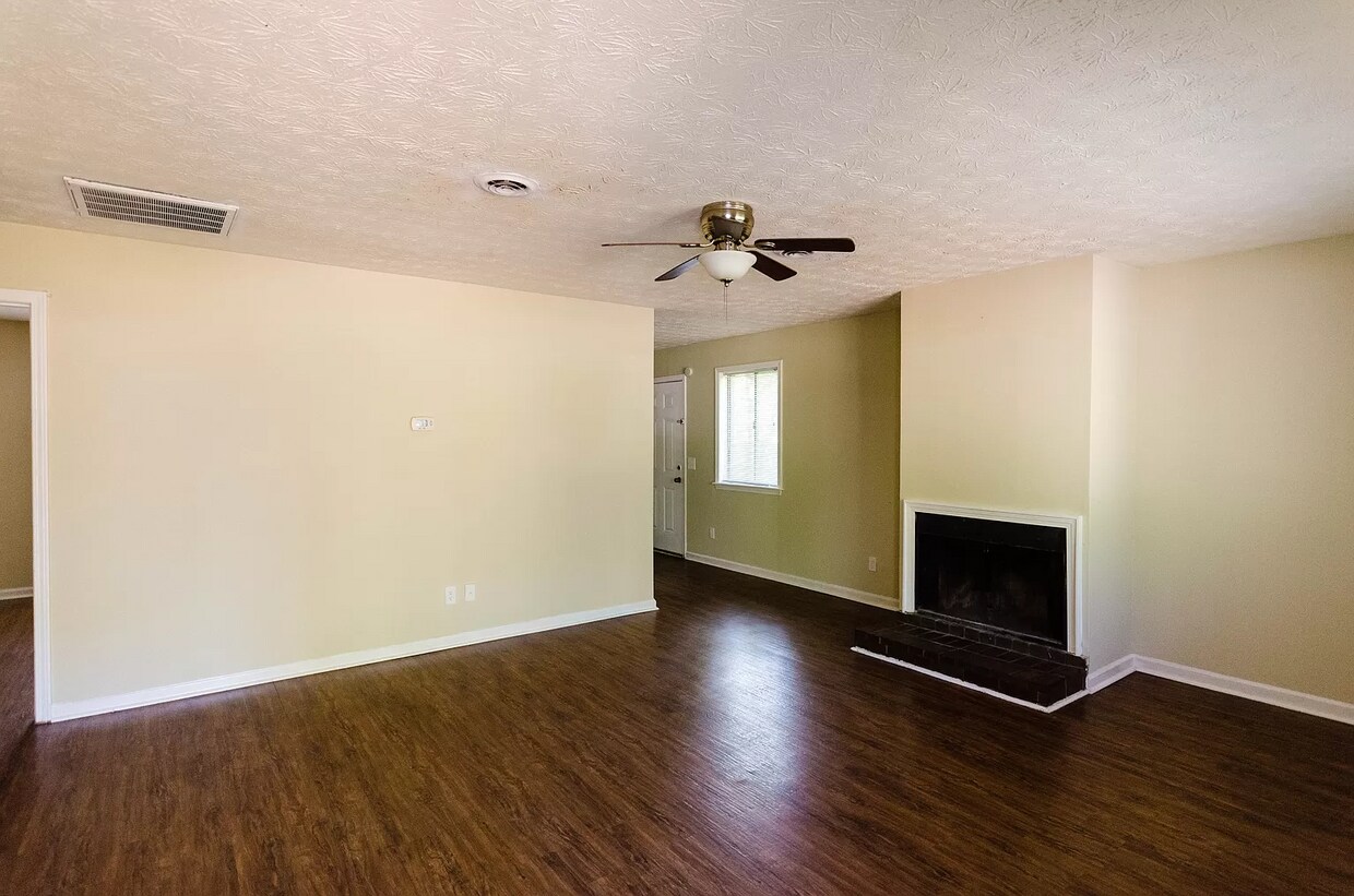 Foto principal - 111 Langford Ct