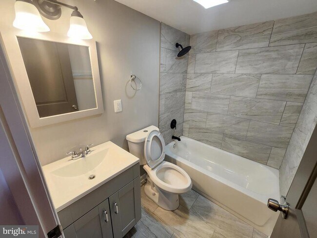 Foto del edificio - 3738 10th St