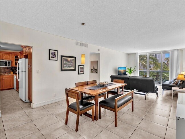 Building Photo - 3901 S Ocean Dr